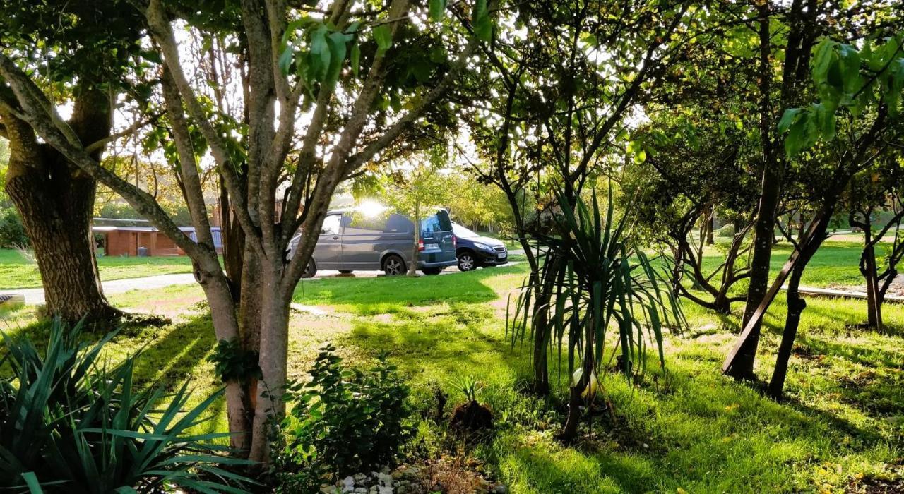 Apartmán Gite De La Petite Vallee Saint-Savinien Exteriér fotografie